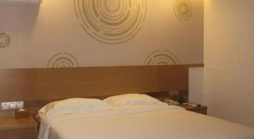 Bed in GreenTree Inn Jingjiang Xieqiao Town Xinhua Road