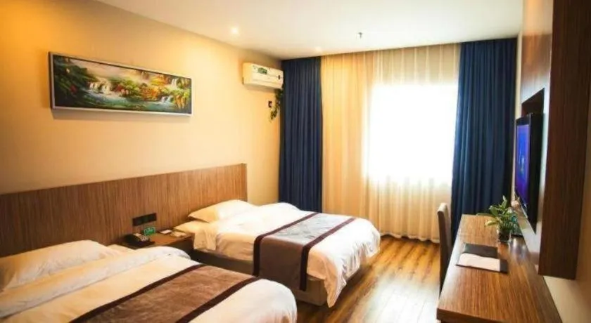 Bed in GreenTree Alliance Ningbo South Train Station Shunde Road Hotel