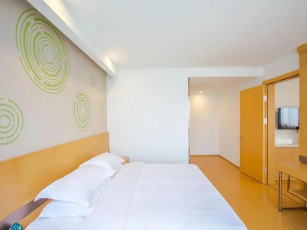 Bed in GreenTree Inn Jiaxing Qixing Town Goverment