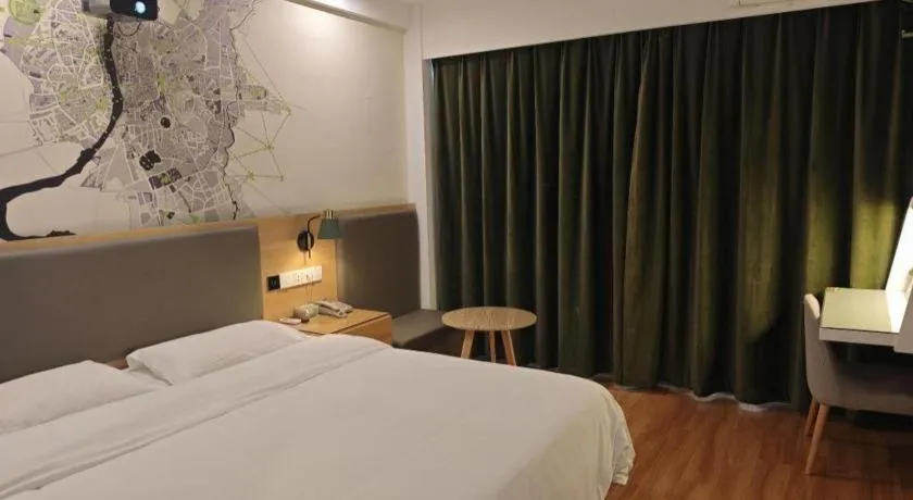 Bed in Vatica Hefei Feidong County Yuzhou Central Square Hotel