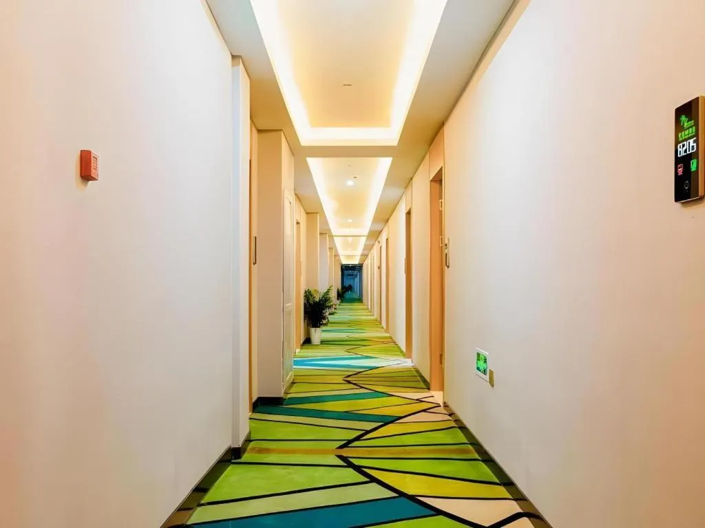 Vatica Hangzhou Xiasha Media College Hotel