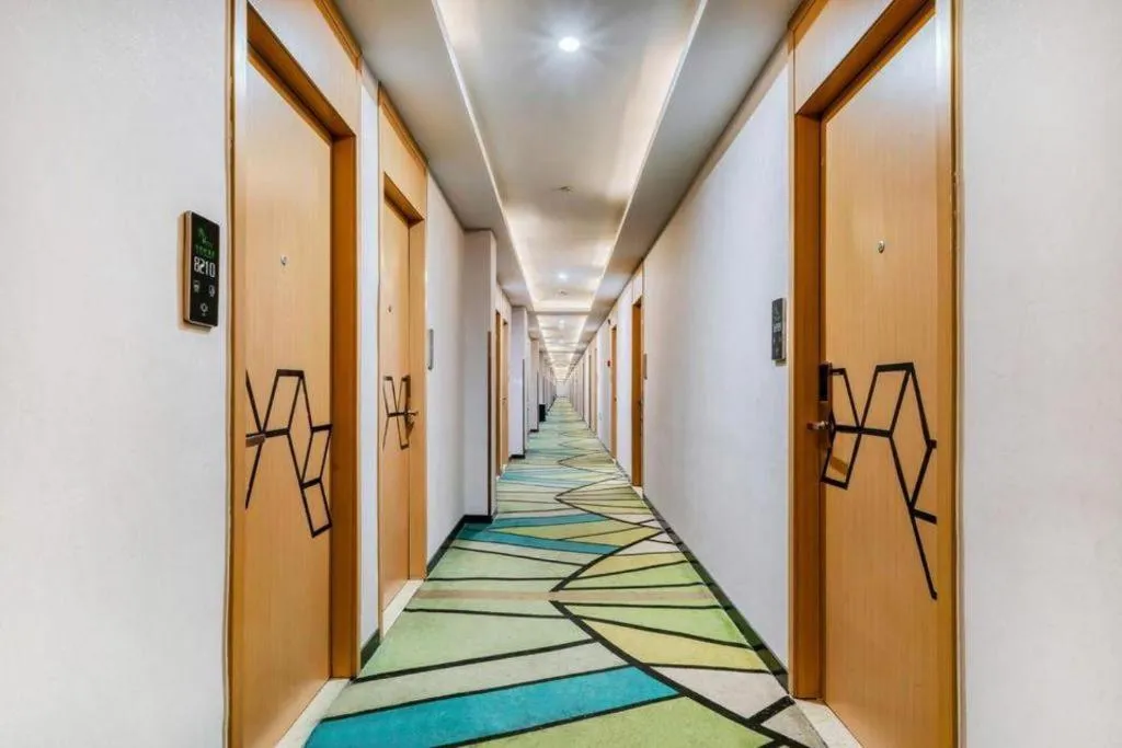 Vatica Hangzhou Xiasha Media College Hotel