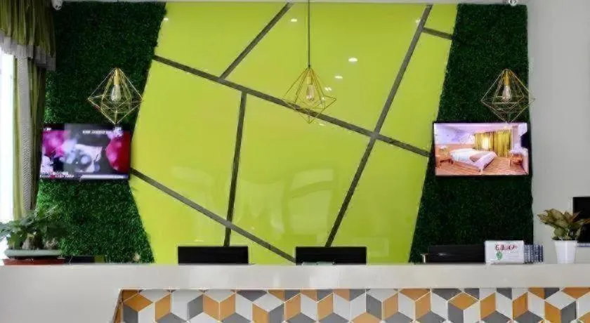 Vatica Hangzhou Xiasha Media College Hotel