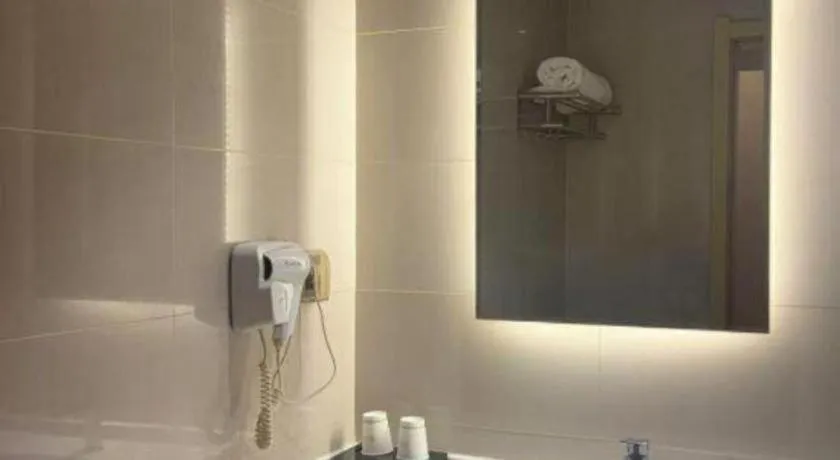 GreenTree Inn Huanggang City Wuxue City Kanjiang Avenue