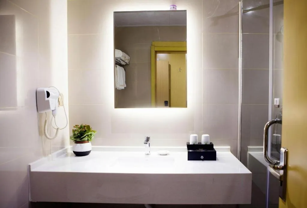 GreenTree Inn Huanggang City Wuxue City Kanjiang Avenue