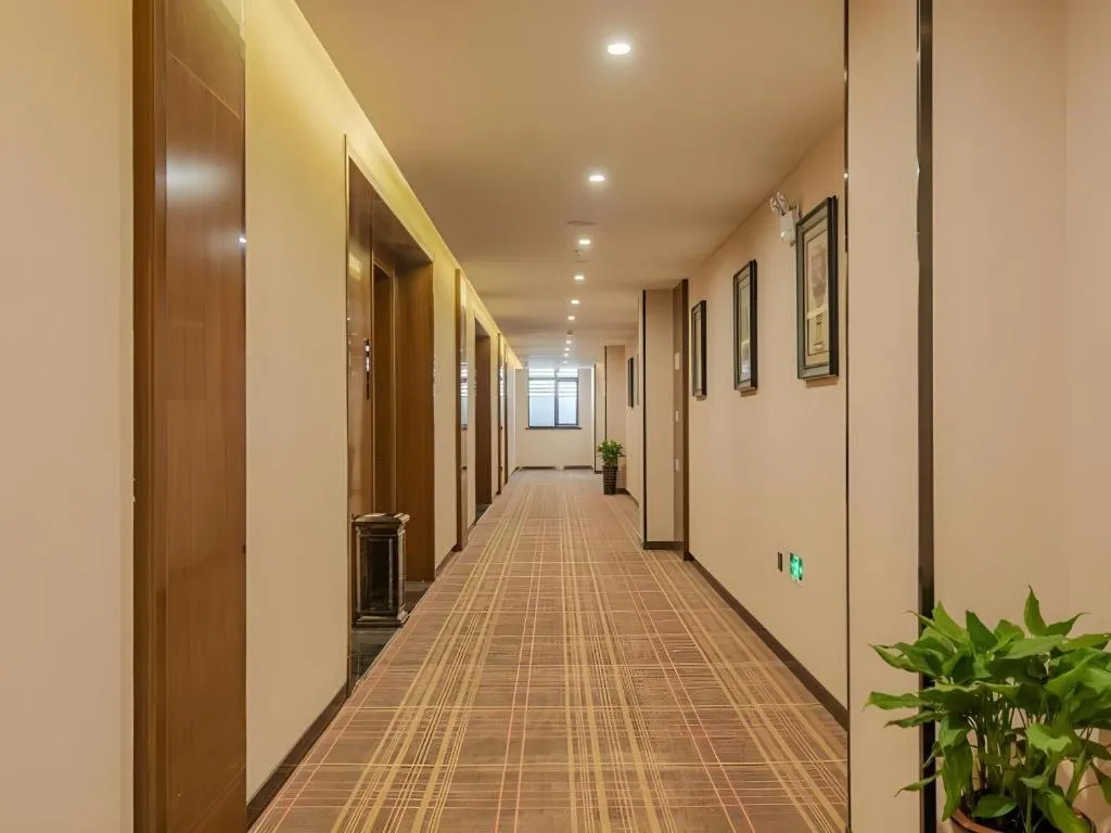 GME Hefei Qianshan North Road Phoenix City Hotel