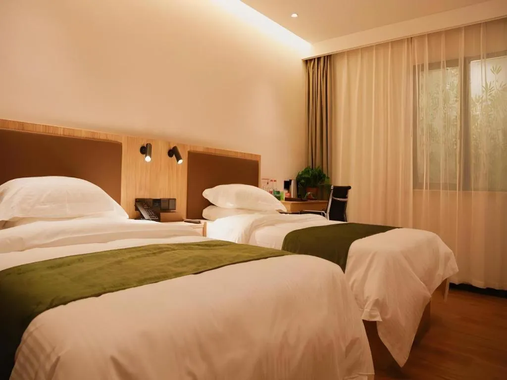 Bed in GreenTree Inn Nanjing Baijiahu