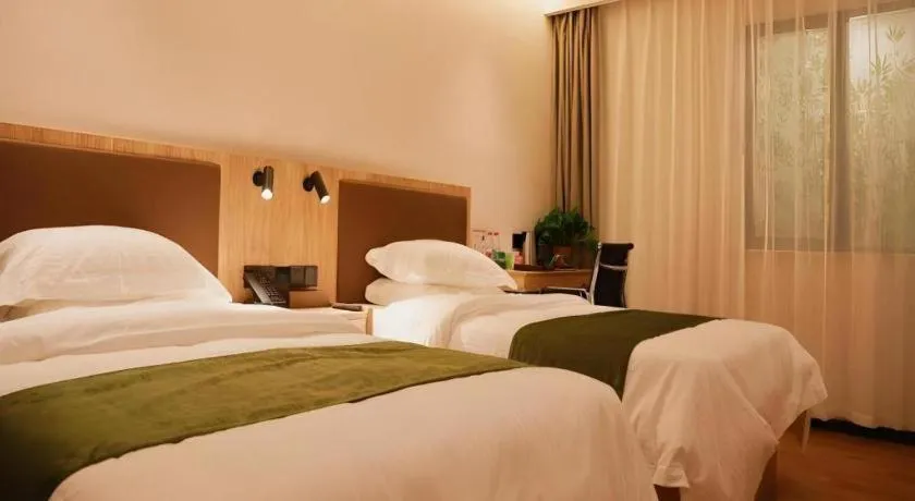 Bed in GreenTree Inn Nanjing Baijiahu