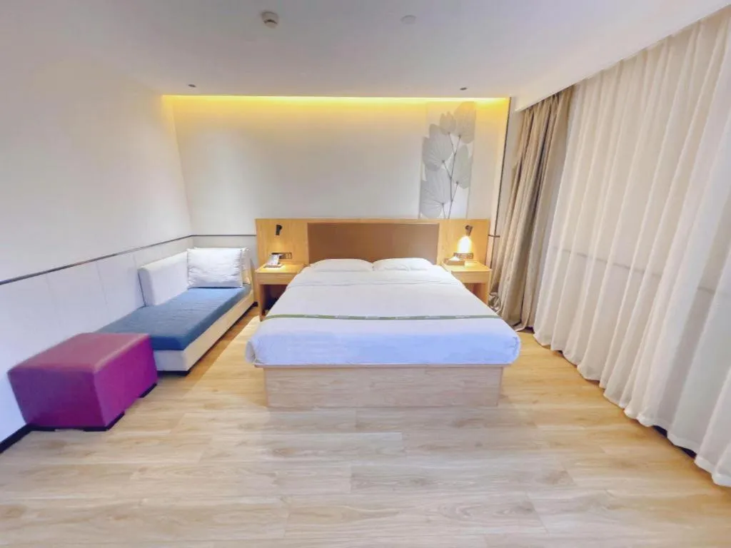 Bed in GreenTree Inn Nanjing Baijiahu