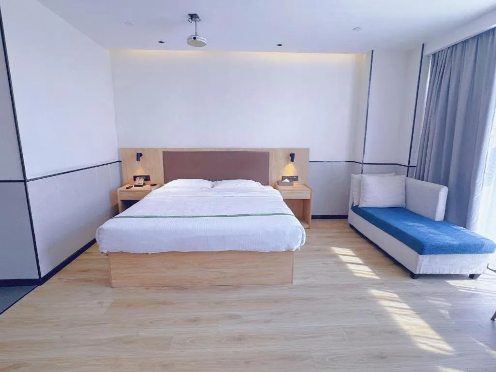 Bed in GreenTree Inn Nanjing Baijiahu