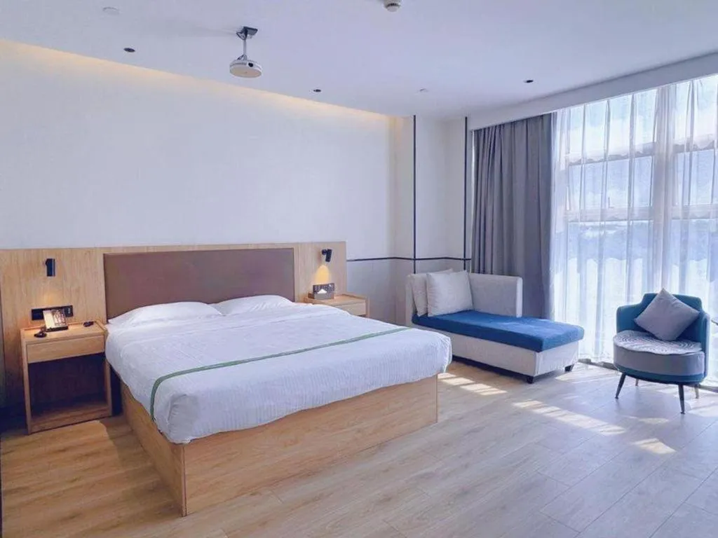 Bed in GreenTree Inn Nanjing Baijiahu