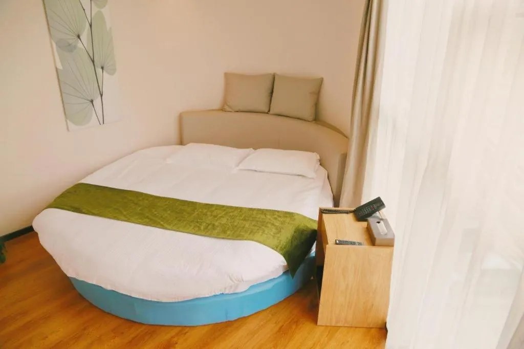 Bed in GreenTree Inn Nanjing Baijiahu