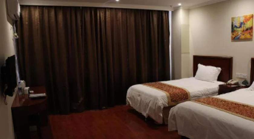 GreenTree Inn Fuyang Technician College