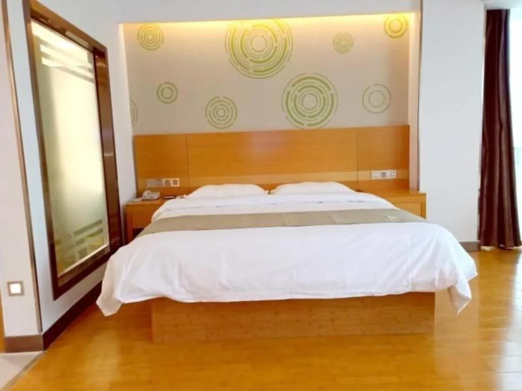 GreenTree Inn Fuyang Technician College