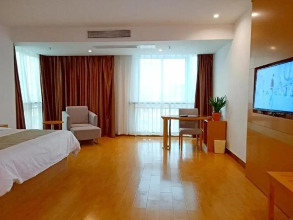 GreenTree Inn Fuyang Technician College