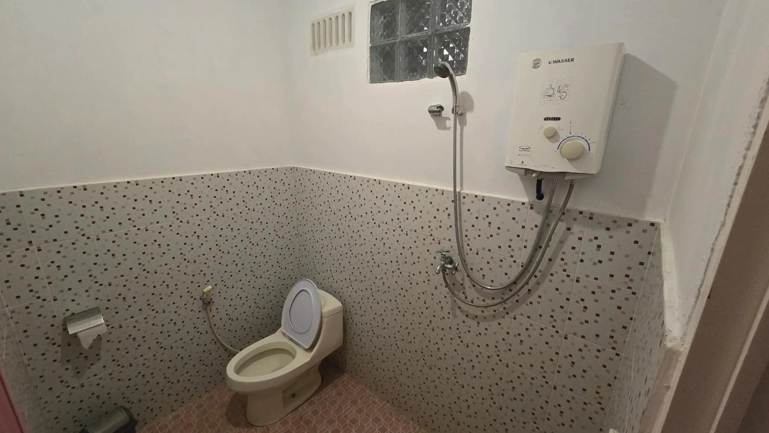 Toilet in Tangkoko Macaca