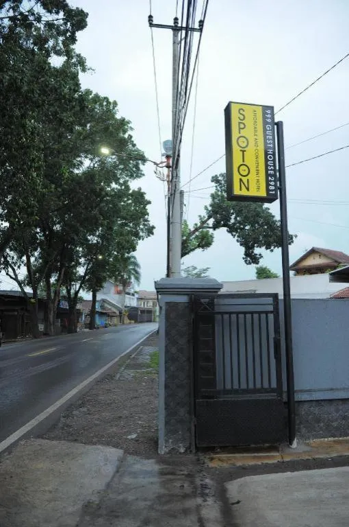 SPOT ON 2891 999 Guest House