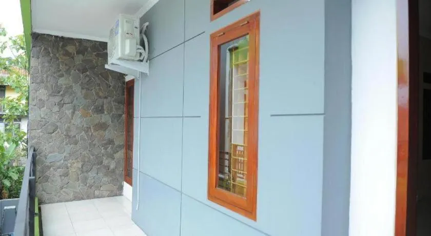 SPOT ON 2891 999 Guest House