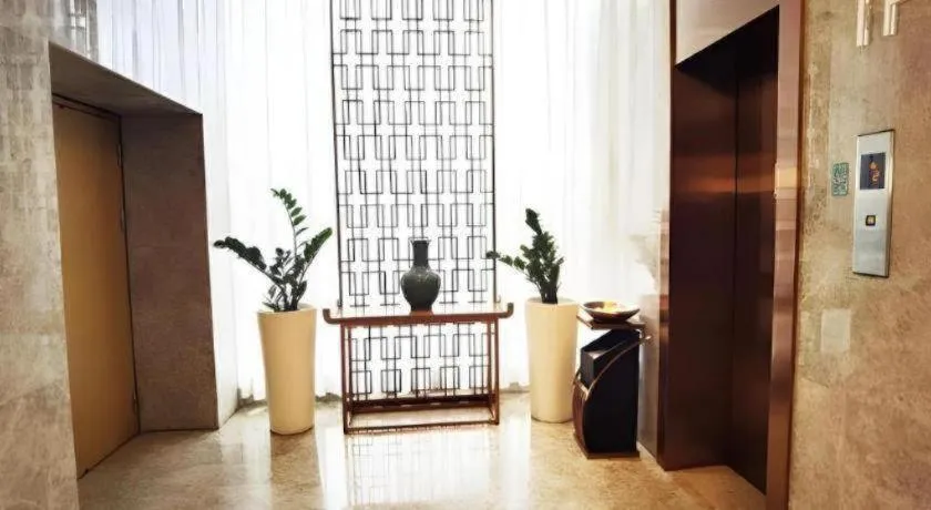 Home Inn Plus Shanghai Middle Ring Jinshajiang Road Fengzhuang Metro Station