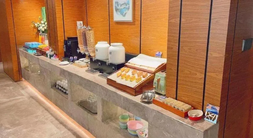 Yitel Collection Shenyang Hunnan Olympic Sports Center Caixia Street Metro Station