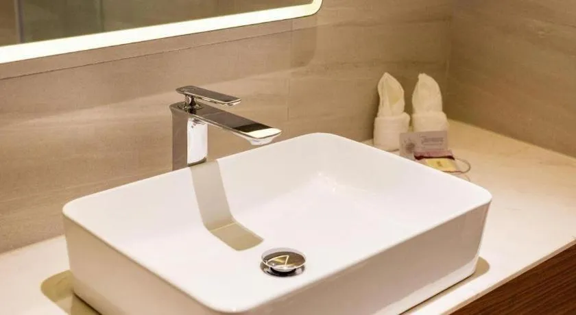 Yitel Collection Shenyang Hunnan Olympic Sports Center Caixia Street Metro Station