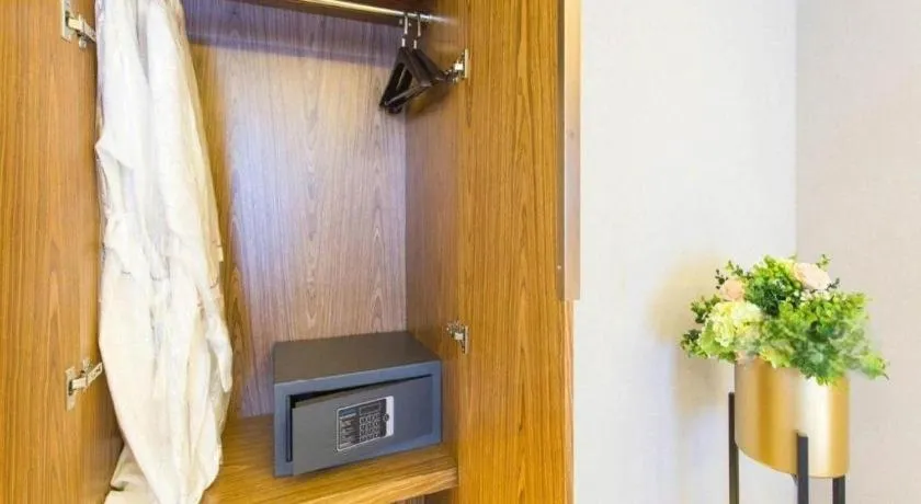 Yitel Collection Shenyang Hunnan Olympic Sports Center Caixia Street Metro Station