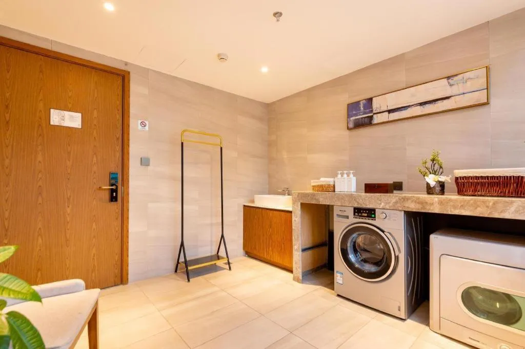 Yitel Collection Shenyang Hunnan Olympic Sports Center Caixia Street Metro Station