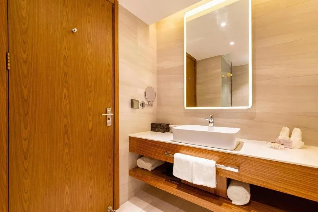 Yitel Collection Shenyang Hunnan Olympic Sports Center Caixia Street Metro Station