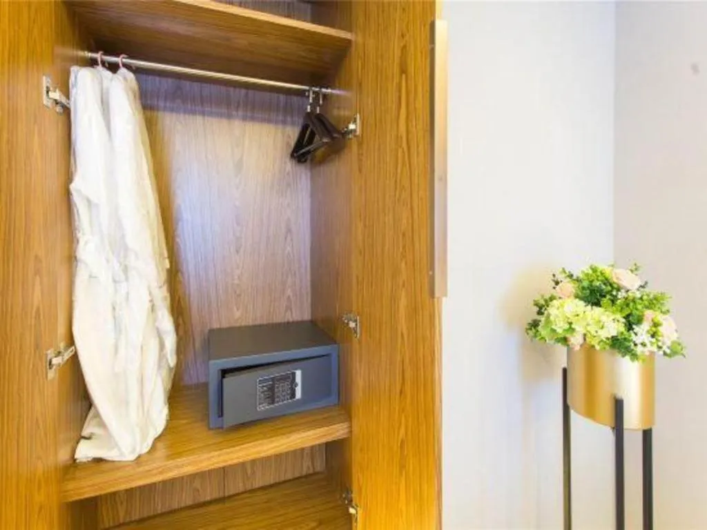 Yitel Collection Shenyang Hunnan Olympic Sports Center Caixia Street Metro Station