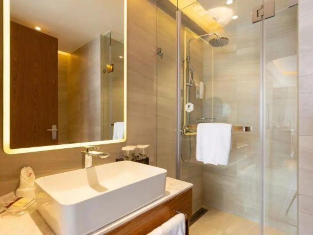 Yitel Collection Shenyang Hunnan Olympic Sports Center Caixia Street Metro Station