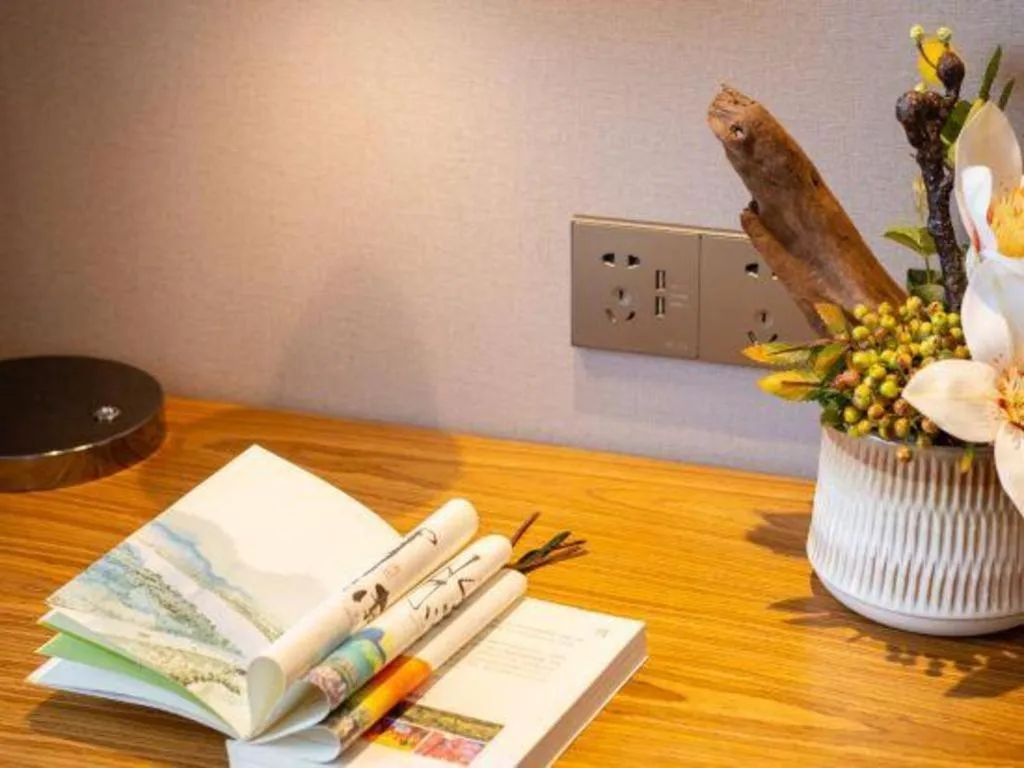 Yitel Collection Shenyang Hunnan Olympic Sports Center Caixia Street Metro Station