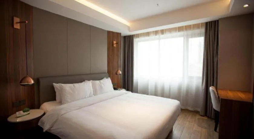 Bed in Yitel Collection Shenyang North Railway Station Metro Station