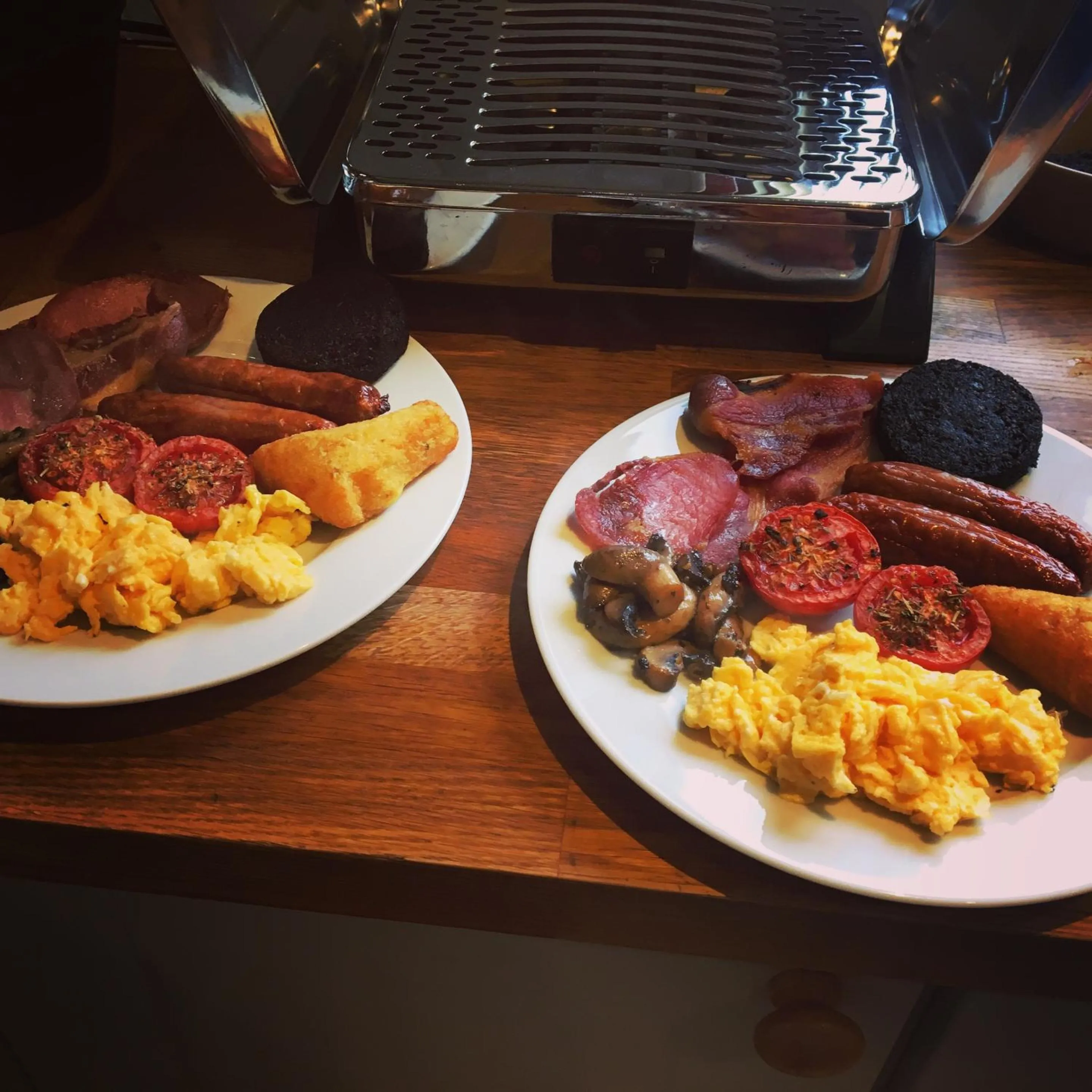 Dining area in Eriskay B&B and Aviemore Glamping