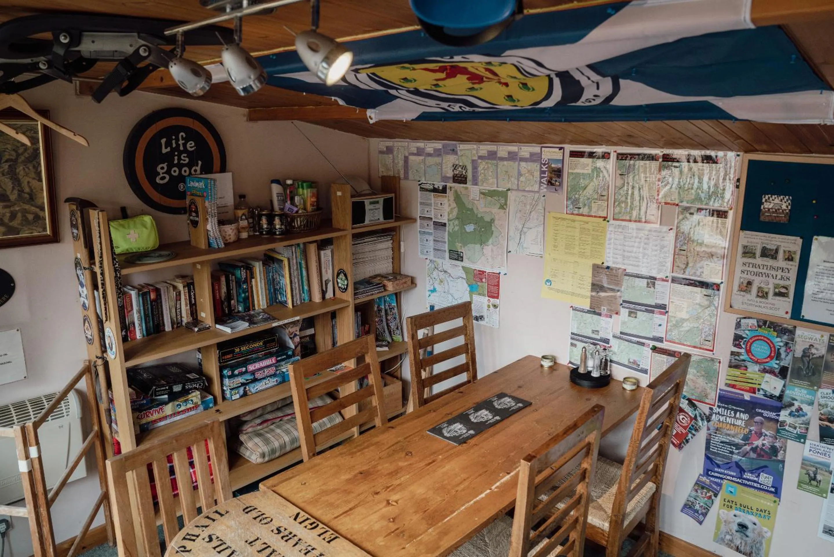 Living room in Eriskay B&B and Aviemore Glamping