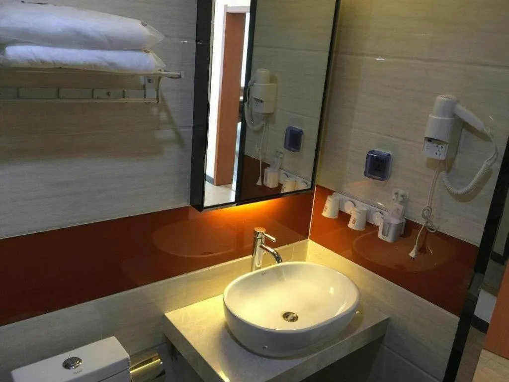 7 Days Premium Lintao City Golden Street Shopping Plaza Branch