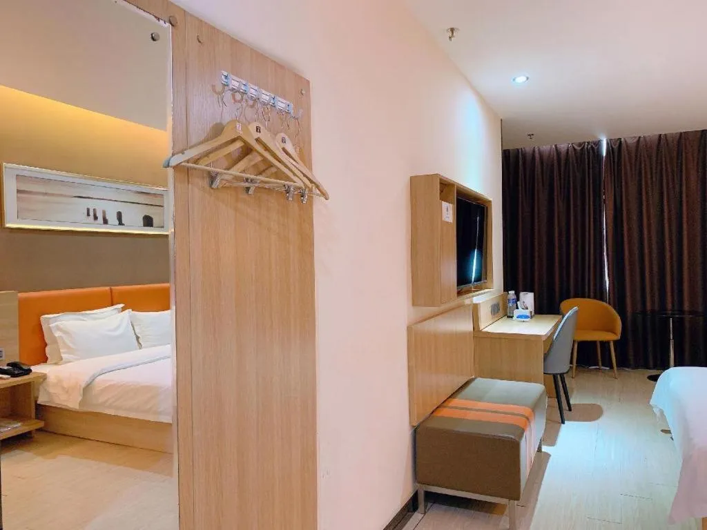 Bed in 7 Days Premium Lintao City Golden Street Shopping Plaza Branch