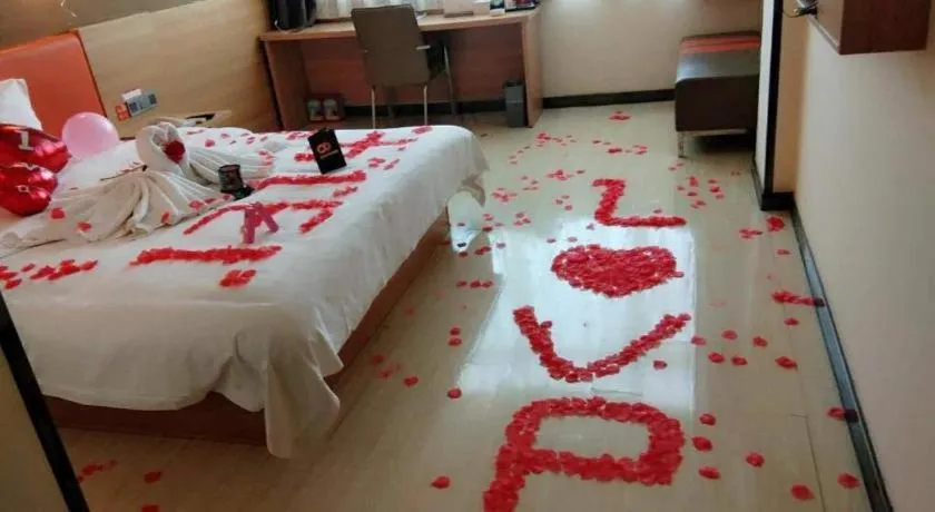 Bed in 7 Days Premium Lintao City Golden Street Shopping Plaza Branch