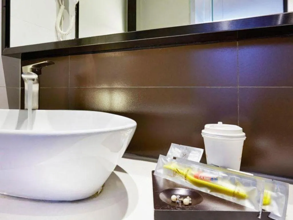 7 Days Premium Lintao City Golden Street Shopping Plaza Branch