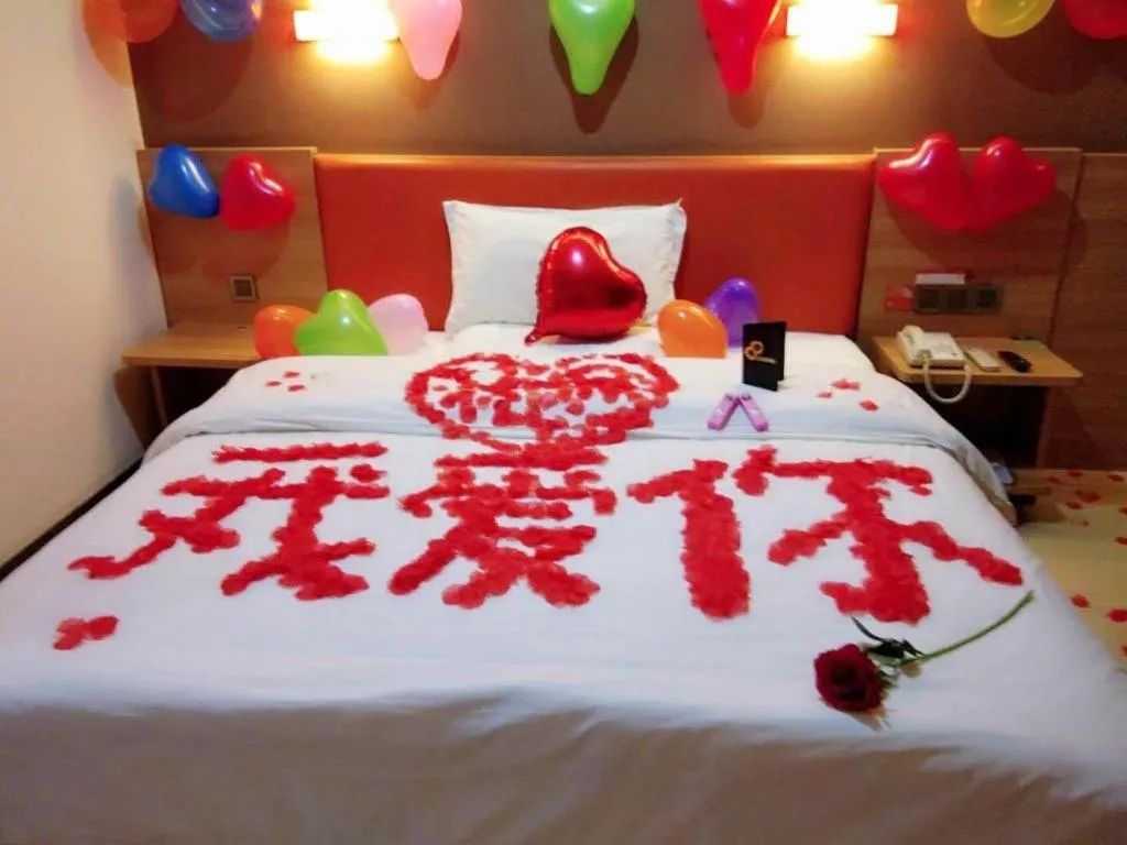 Bed in 7 Days Premium Lintao City Golden Street Shopping Plaza Branch