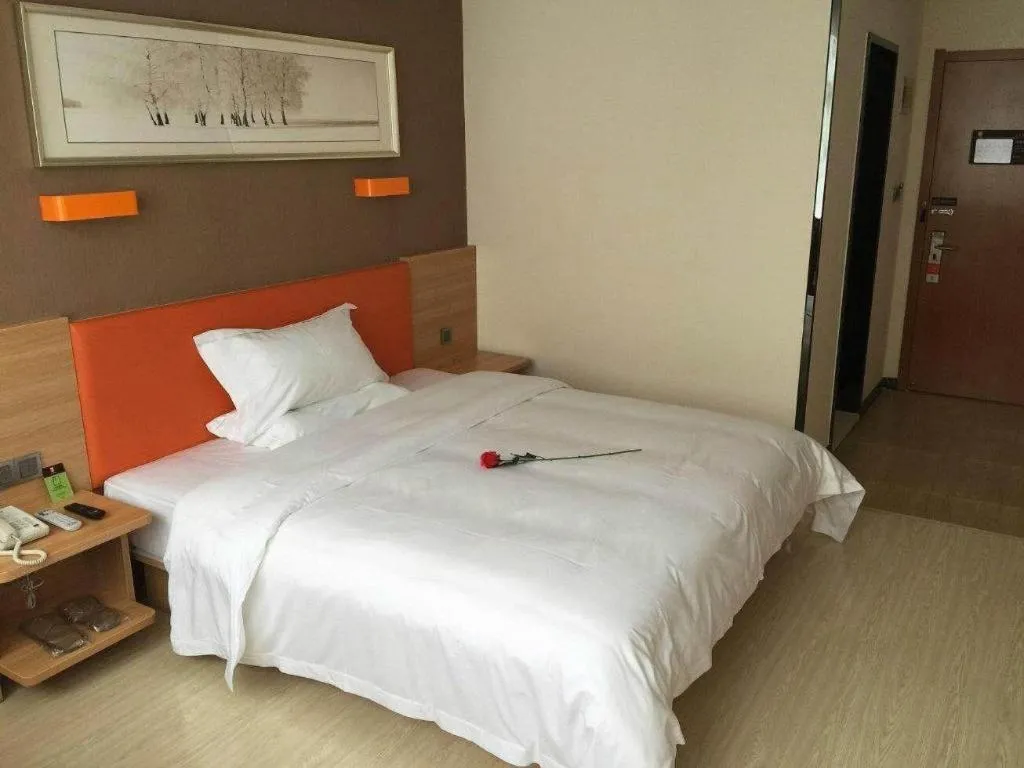 Bed in 7 Days Premium Lintao City Golden Street Shopping Plaza Branch