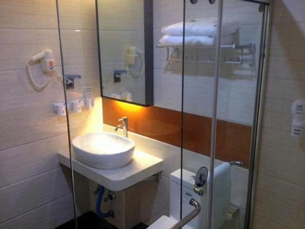 7 Days Premium Lintao City Golden Street Shopping Plaza Branch