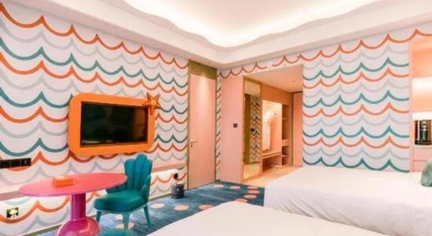 Bed in Dolphin Bay Hotel