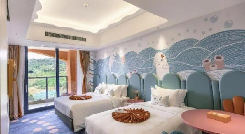 Bed in Dolphin Bay Hotel