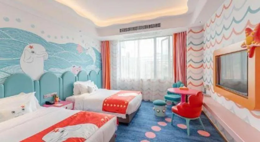 Bed in Dolphin Bay Hotel