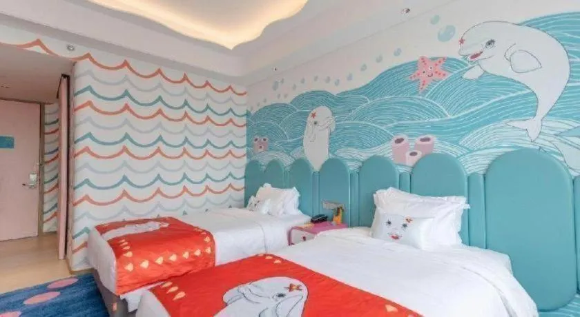 Bed in Dolphin Bay Hotel