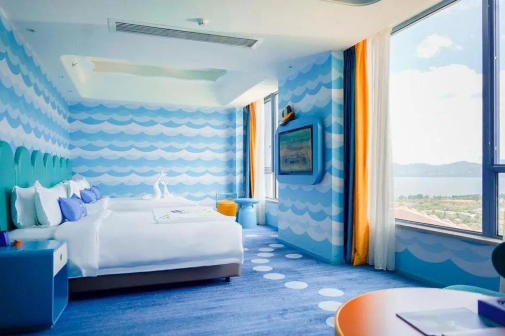 Bed in Dolphin Bay Hotel