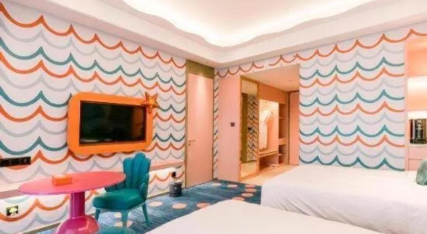 Bed in Dolphin Bay Hotel