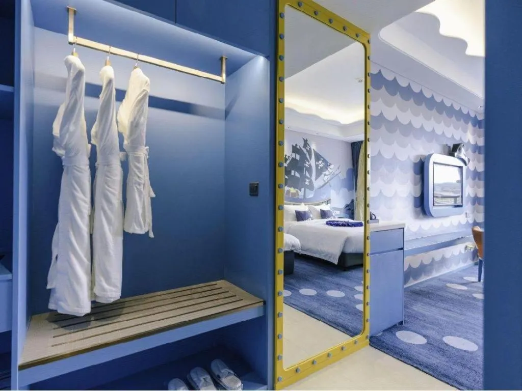 Bed in Dolphin Bay Hotel