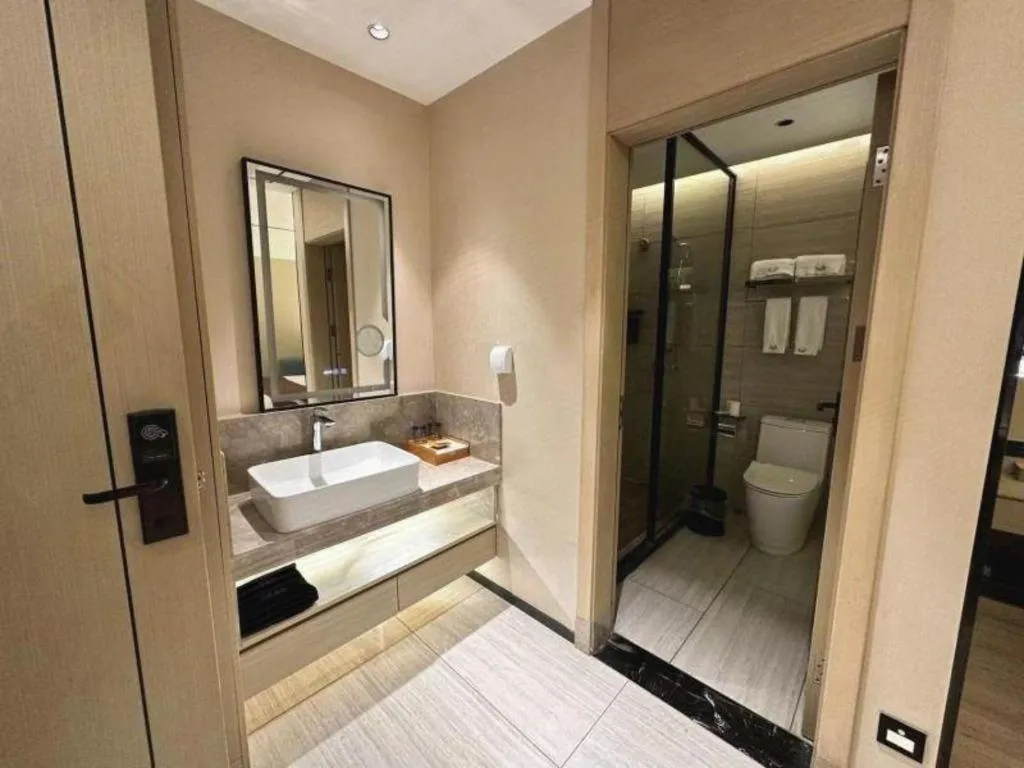 Gya Hotel Jurong England International