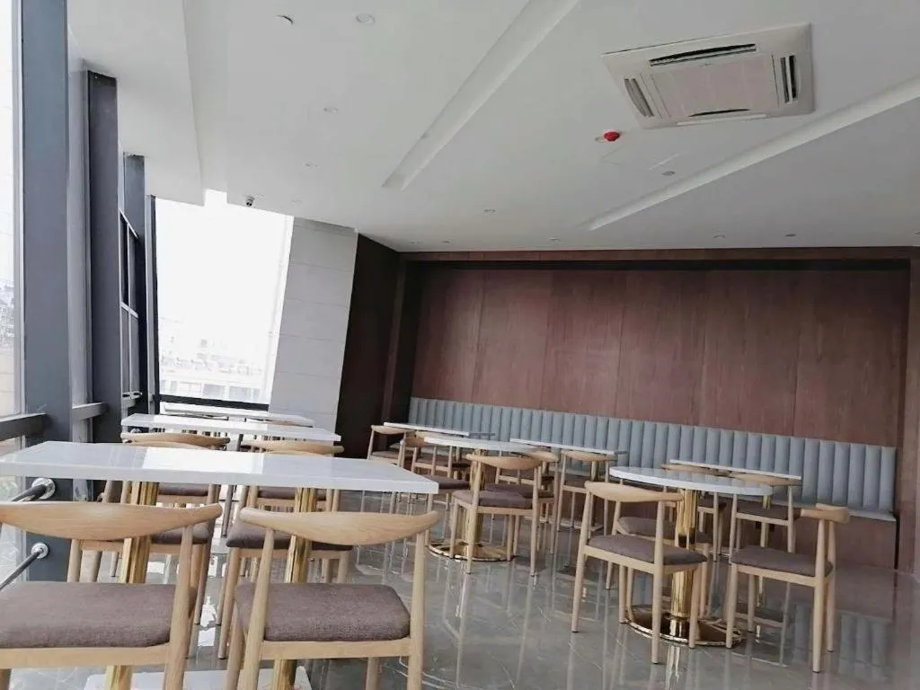 Gya Hotel Jurong England International